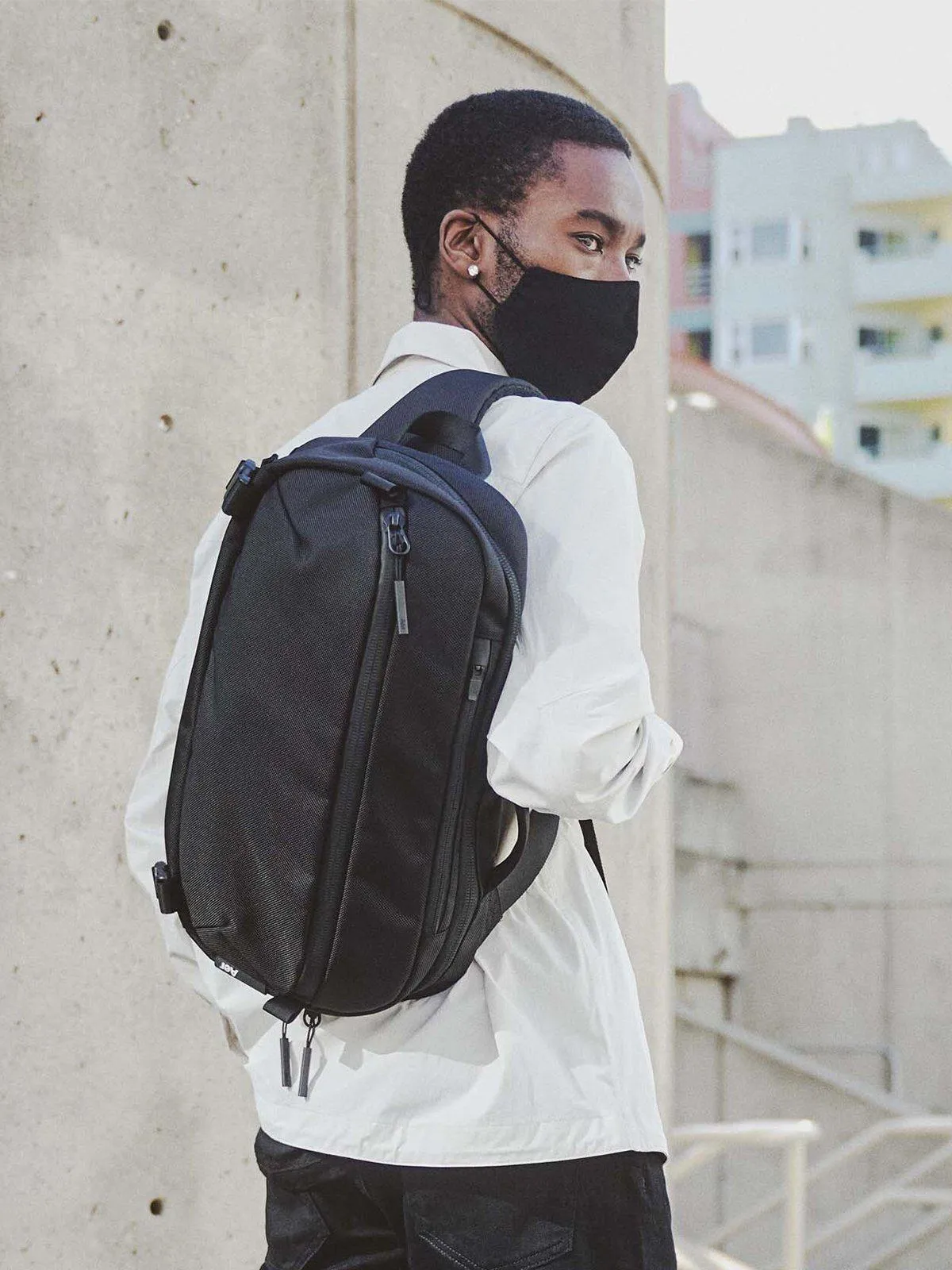 AER Travel Sling 2 Black