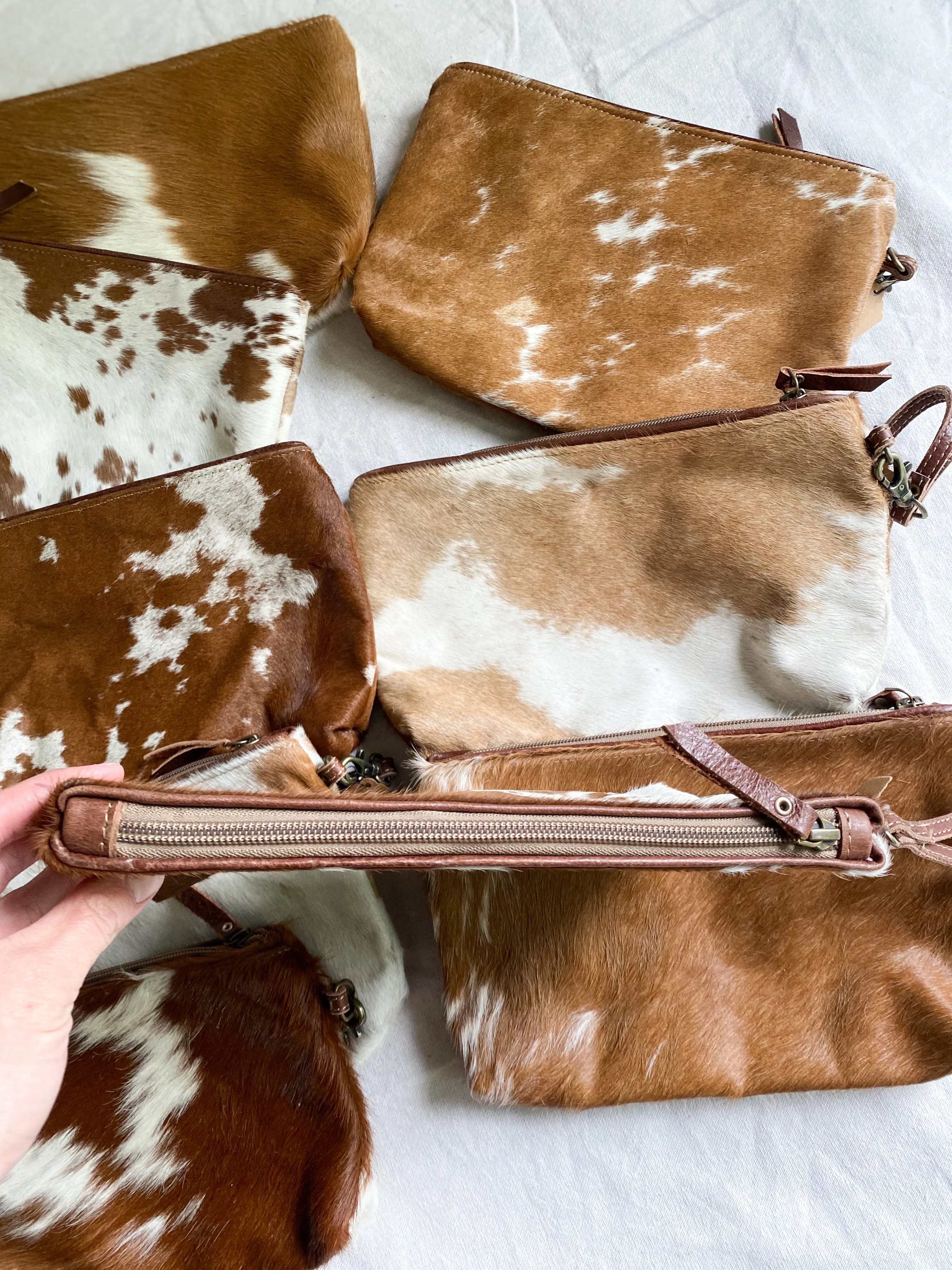 Fabele cowhide [large] clutch