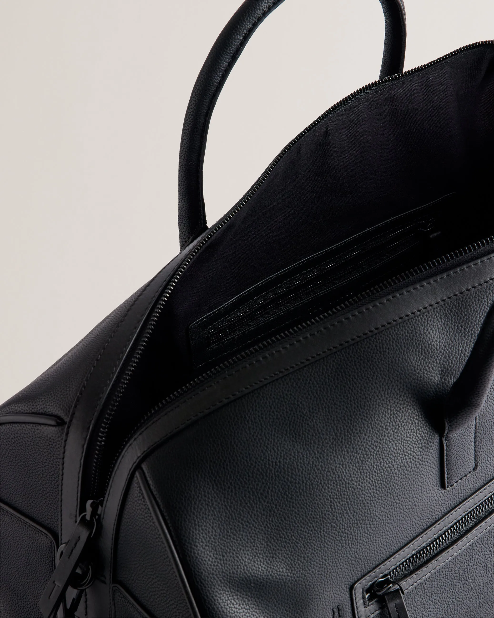 Landers Recycled Leather Holdall Black